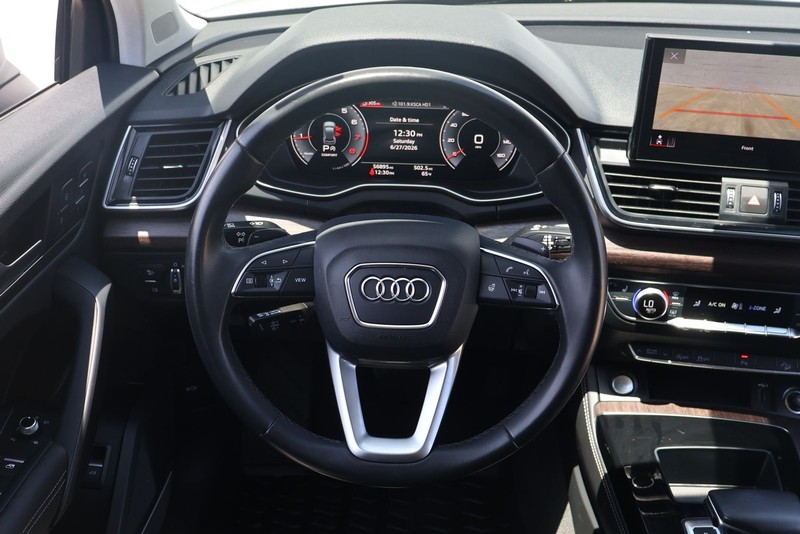 Audi Q5 Vehicle Full-screen Gallery Image 24