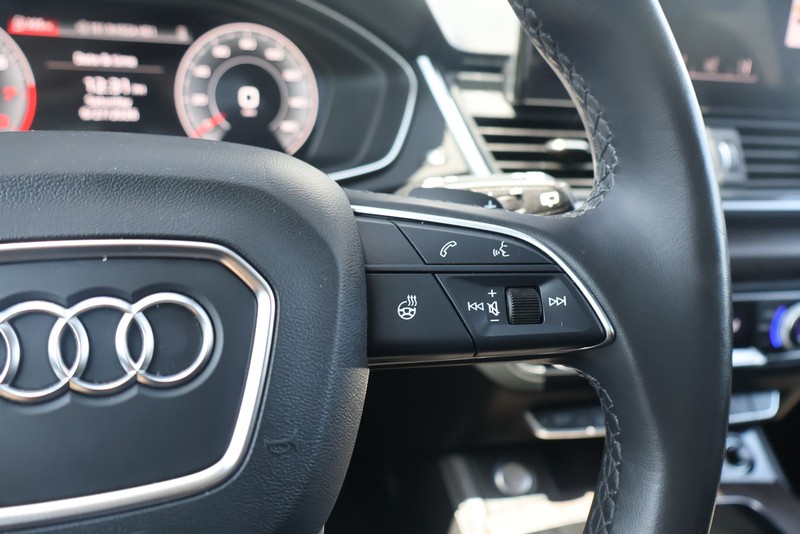 Audi Q5 Vehicle Full-screen Gallery Image 26