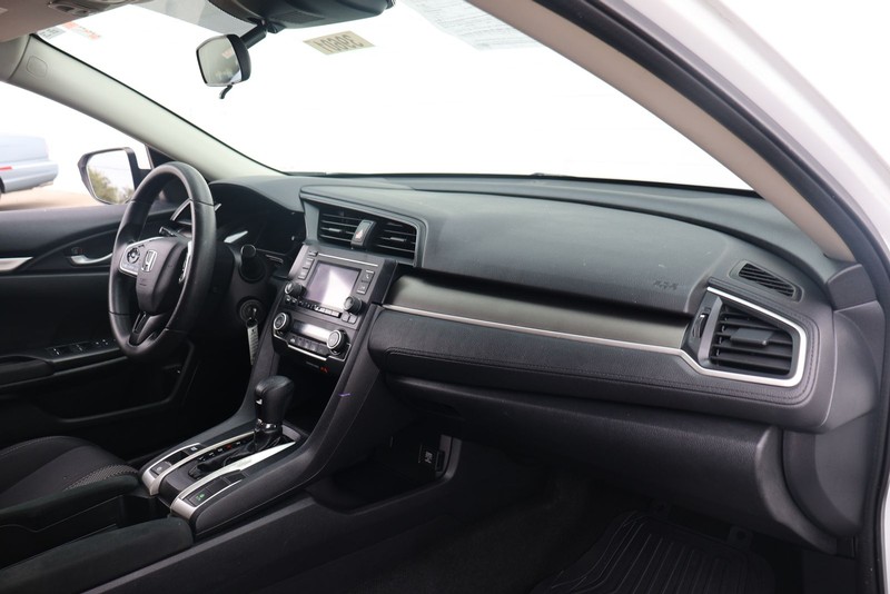 Honda Civic Sedan Vehicle Full-screen Gallery Image 17