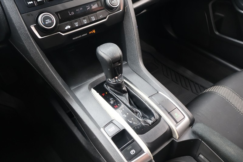 Honda Civic Sedan Vehicle Full-screen Gallery Image 29