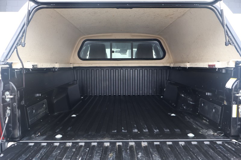 Toyota Tacoma Vehicle Full-screen Gallery Image 08