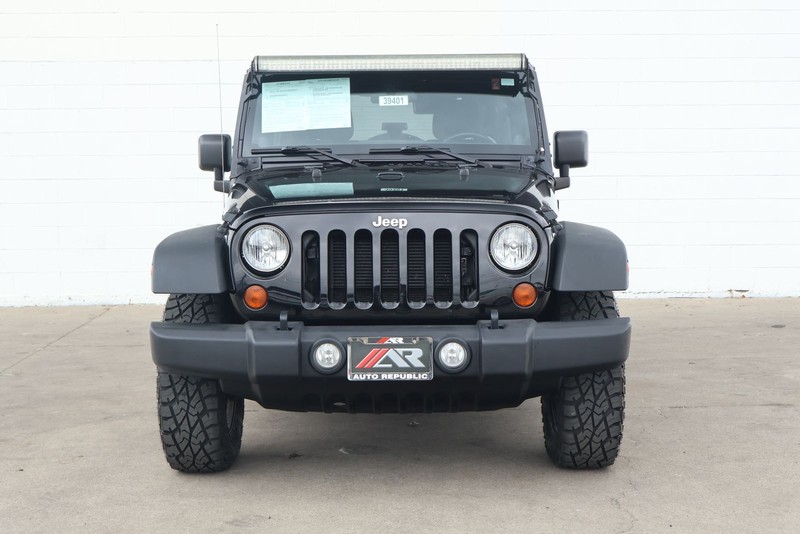 Jeep Wrangler Unlimited Vehicle Full-screen Gallery Image 02