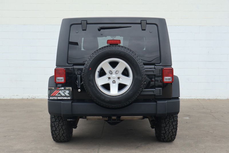 Jeep Wrangler Unlimited Vehicle Full-screen Gallery Image 06