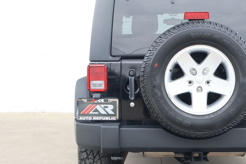 Jeep Wrangler Unlimited Vehicle Full-screen Gallery Image 07