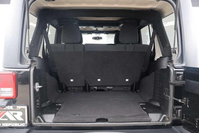 Jeep Wrangler Unlimited Vehicle Full-screen Gallery Image 08