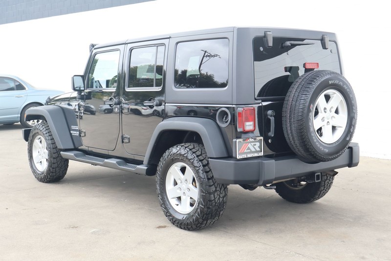 Jeep Wrangler Unlimited Vehicle Full-screen Gallery Image 09