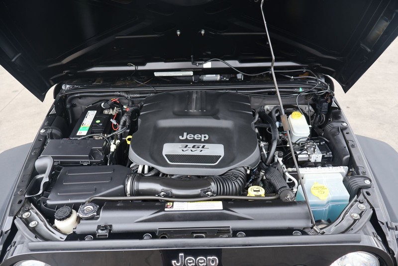 Jeep Wrangler Unlimited Vehicle Full-screen Gallery Image 12