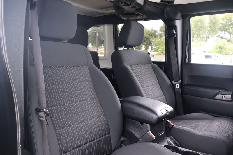 Jeep Wrangler Unlimited Vehicle Full-screen Gallery Image 19
