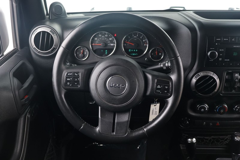 Jeep Wrangler Unlimited Vehicle Full-screen Gallery Image 23