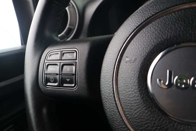 Jeep Wrangler Unlimited Vehicle Full-screen Gallery Image 24