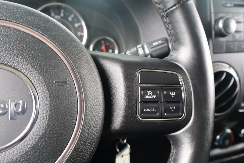 Jeep Wrangler Unlimited Vehicle Full-screen Gallery Image 25