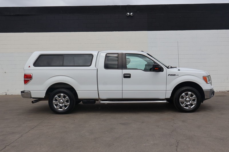 Ford F-150 Vehicle Full-screen Gallery Image 04