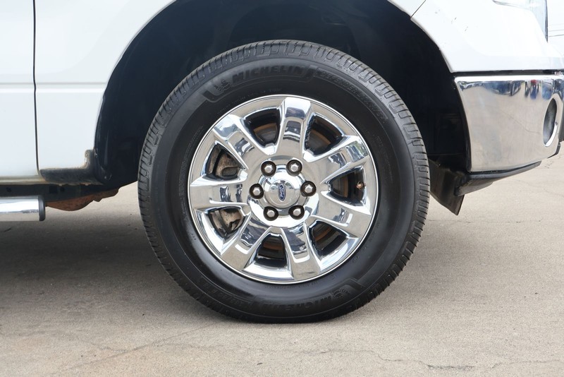 Ford F-150 Vehicle Full-screen Gallery Image 14