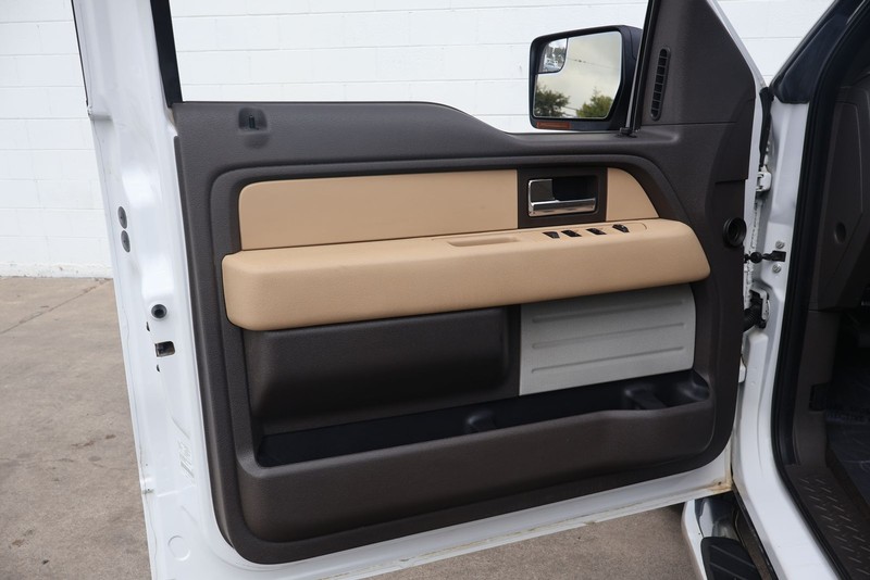 Ford F-150 Vehicle Full-screen Gallery Image 15
