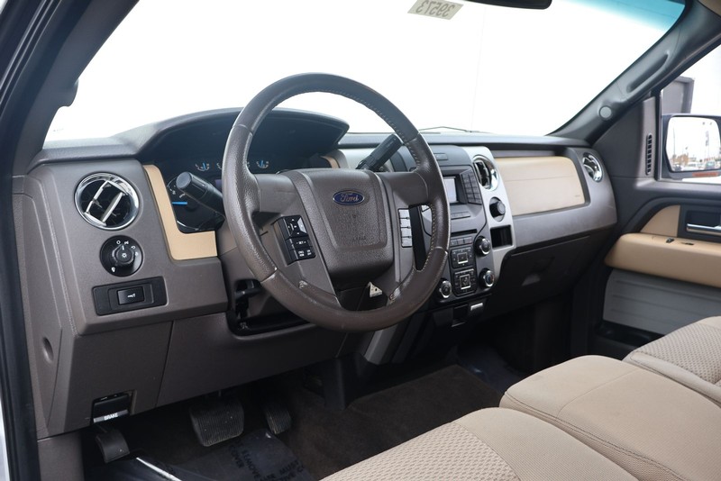 Ford F-150 Vehicle Full-screen Gallery Image 16