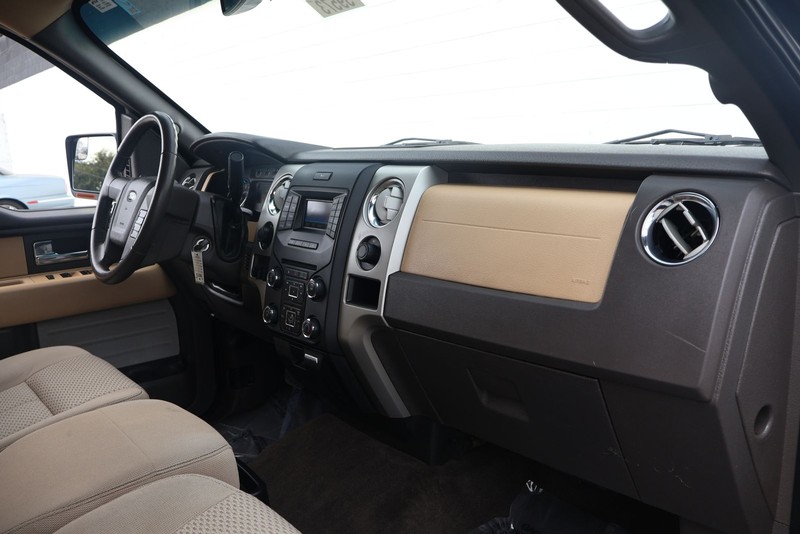 Ford F-150 Vehicle Full-screen Gallery Image 19