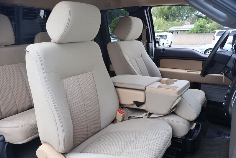Ford F-150 Vehicle Full-screen Gallery Image 21
