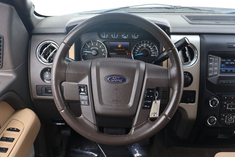 Ford F-150 Vehicle Full-screen Gallery Image 25