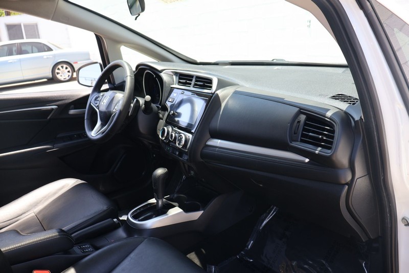 Honda Fit Vehicle Full-screen Gallery Image 18