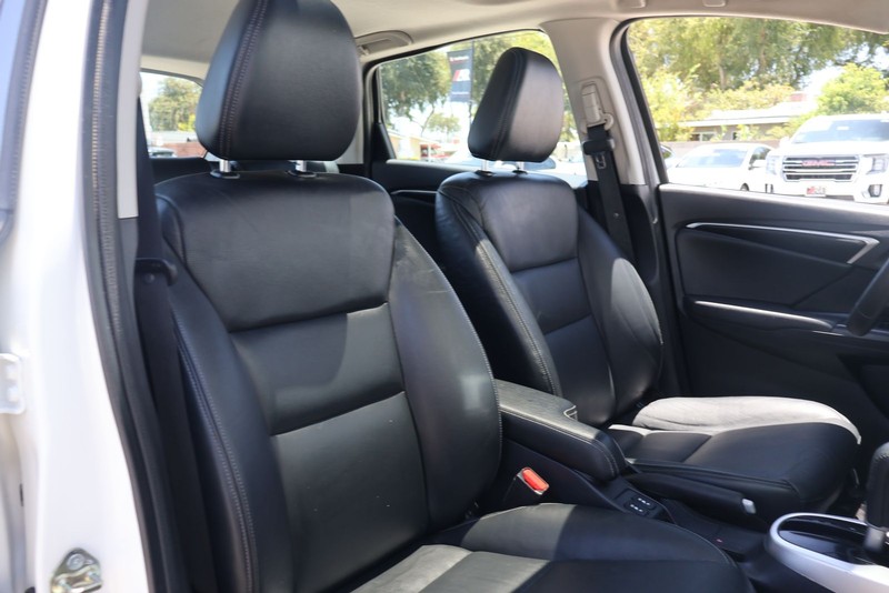 Honda Fit Vehicle Full-screen Gallery Image 19