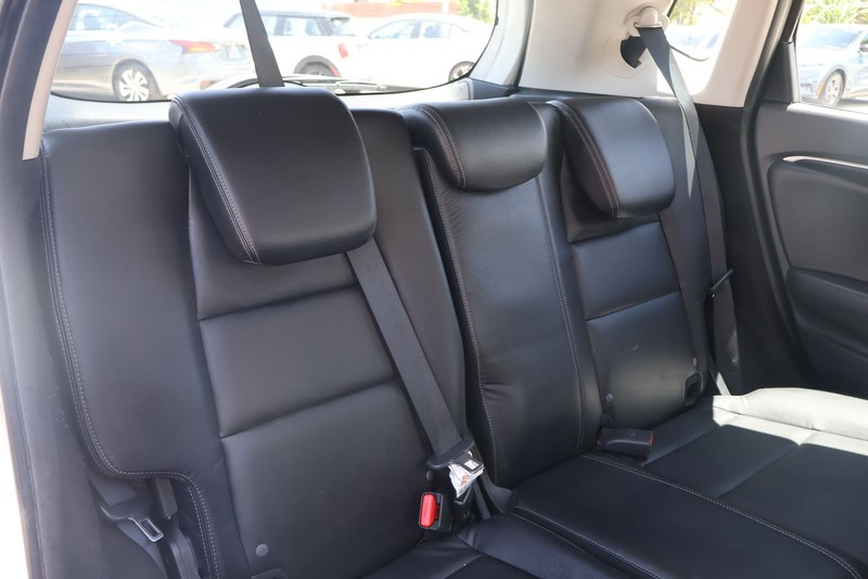 Honda Fit Vehicle Full-screen Gallery Image 20