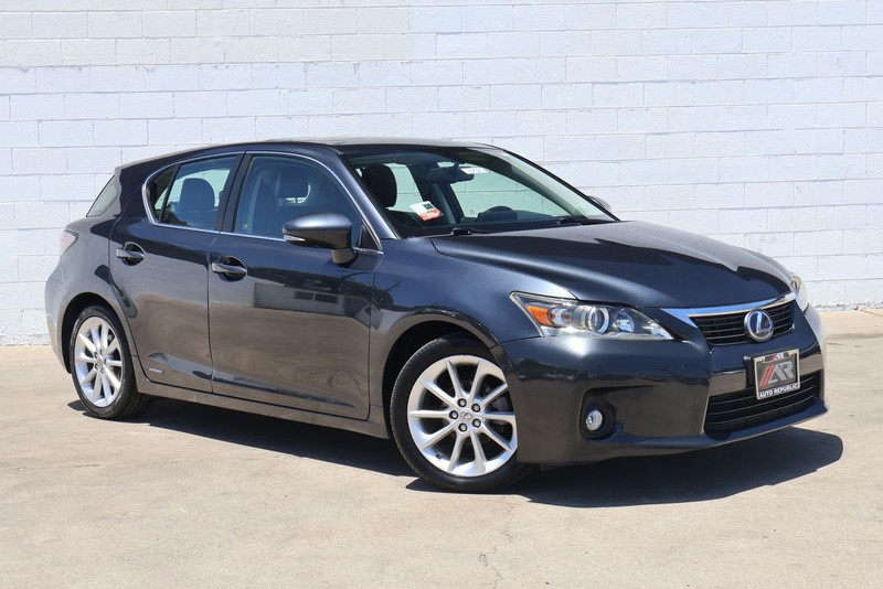 Lexus CT 200h Vehicle Full-screen Gallery Image 01