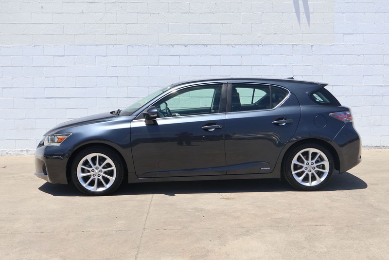 Lexus CT 200h Vehicle Full-screen Gallery Image 10