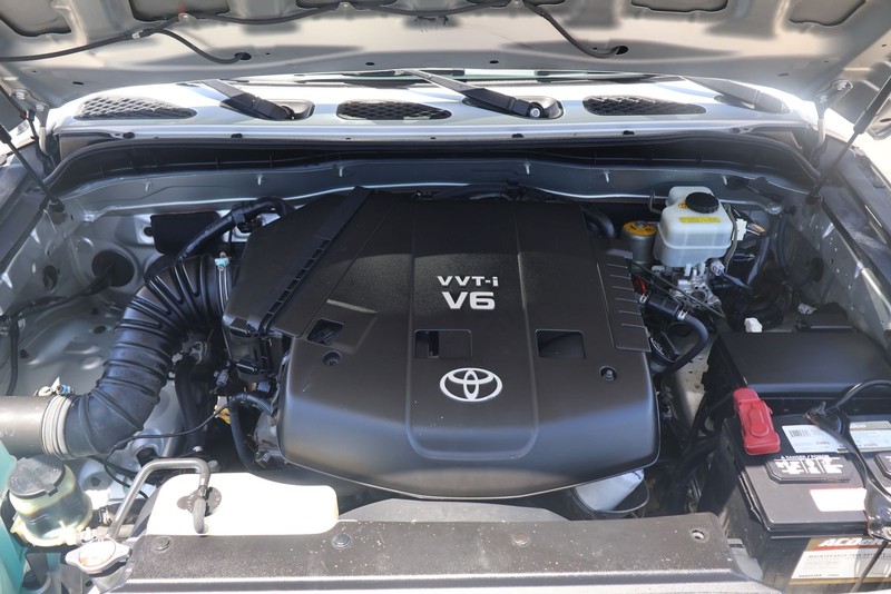 Toyota FJ Cruiser Vehicle Full-screen Gallery Image 12