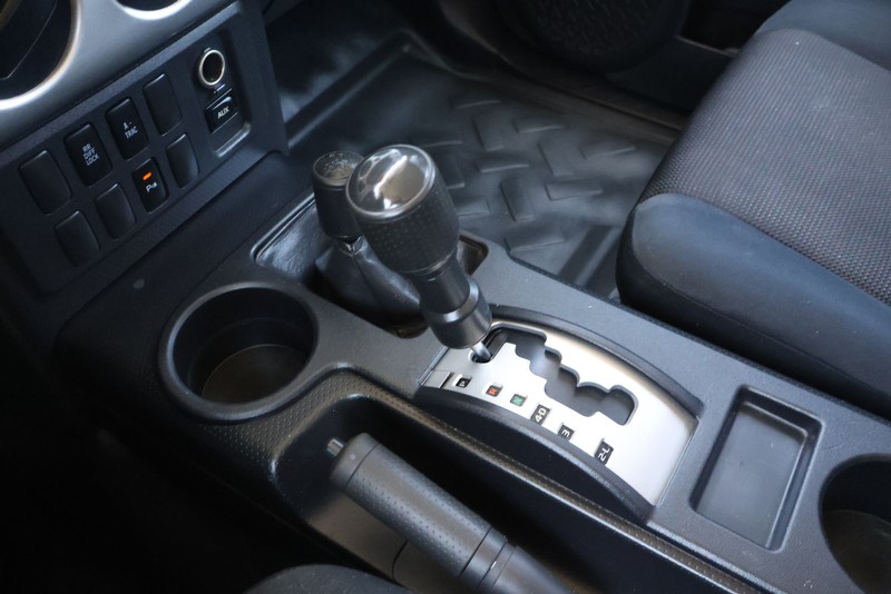 Toyota FJ Cruiser Vehicle Full-screen Gallery Image 28