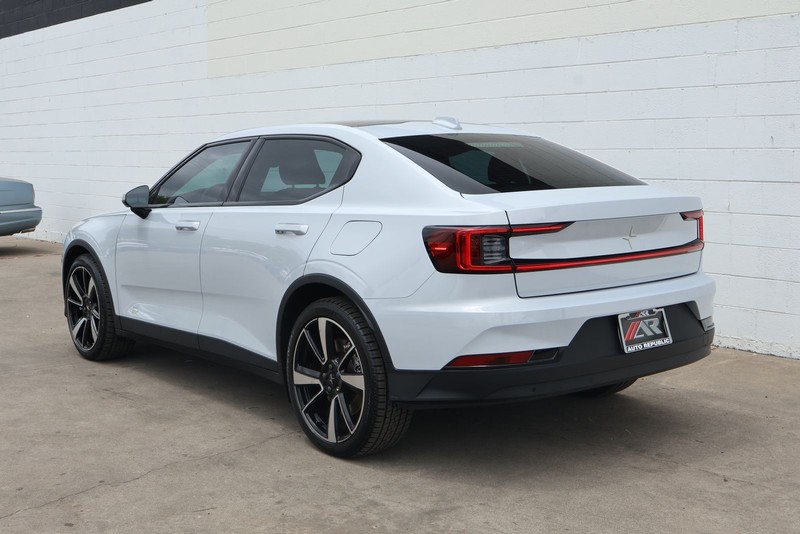 Polestar 2 Vehicle Full-screen Gallery Image 10