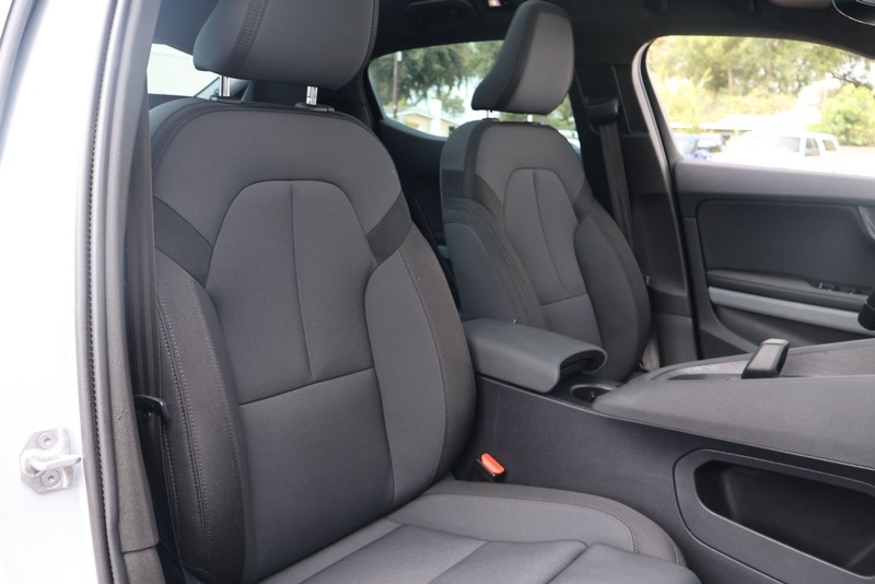 Polestar 2 Vehicle Full-screen Gallery Image 20