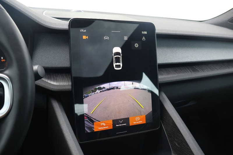 Polestar 2 Vehicle Full-screen Gallery Image 30