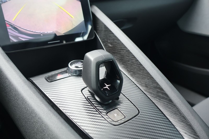 Polestar 2 Vehicle Full-screen Gallery Image 32