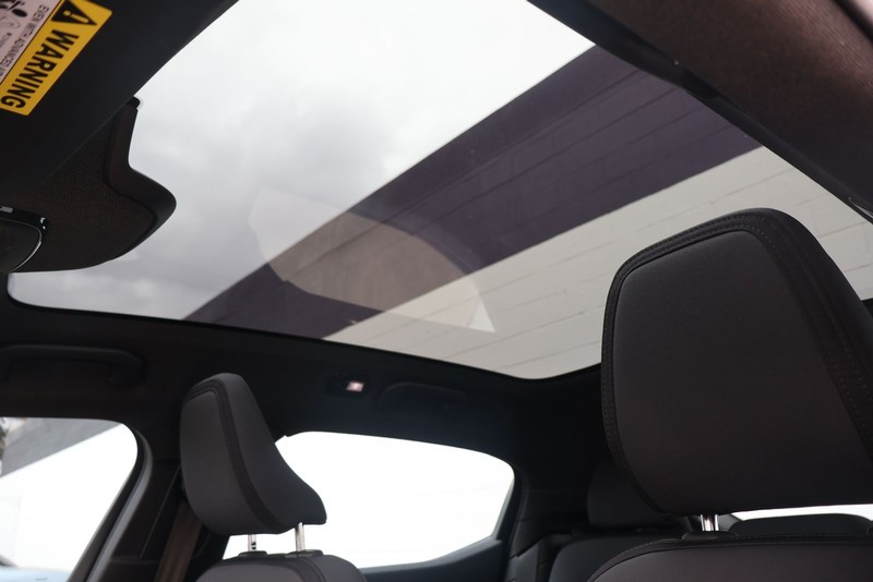 Polestar 2 Vehicle Full-screen Gallery Image 33