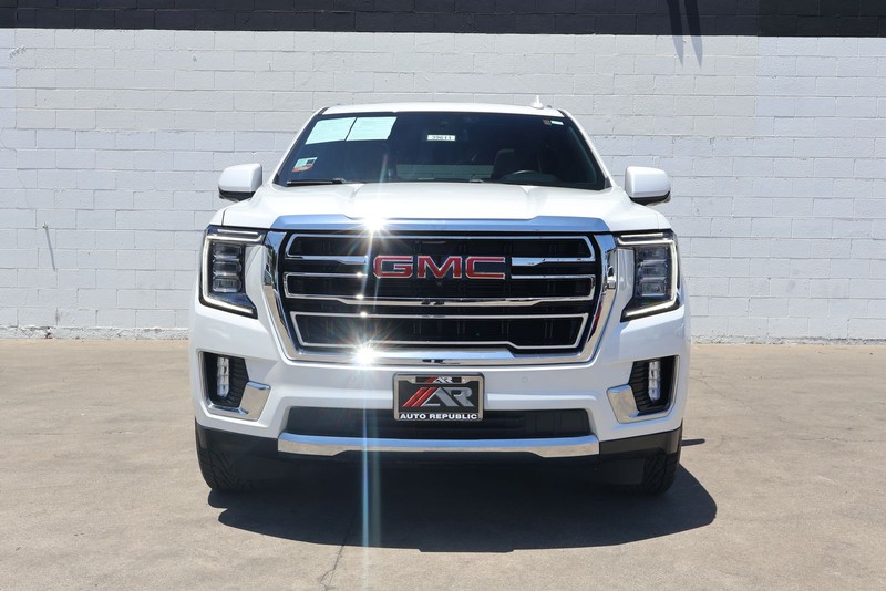 GMC Yukon XL Vehicle Full-screen Gallery Image 02