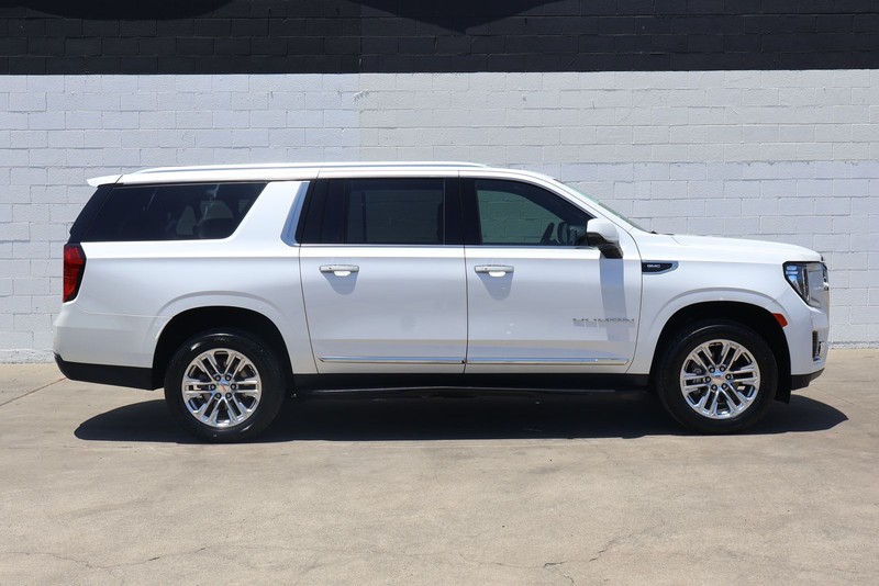 GMC Yukon XL Vehicle Full-screen Gallery Image 04
