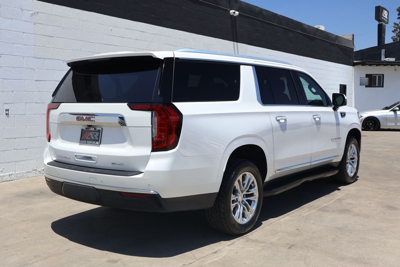 GMC Yukon XL Vehicle Full-screen Gallery Image 05