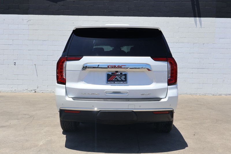 GMC Yukon XL Vehicle Full-screen Gallery Image 06