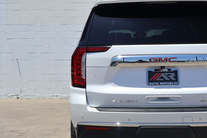 GMC Yukon XL Vehicle Full-screen Gallery Image 07