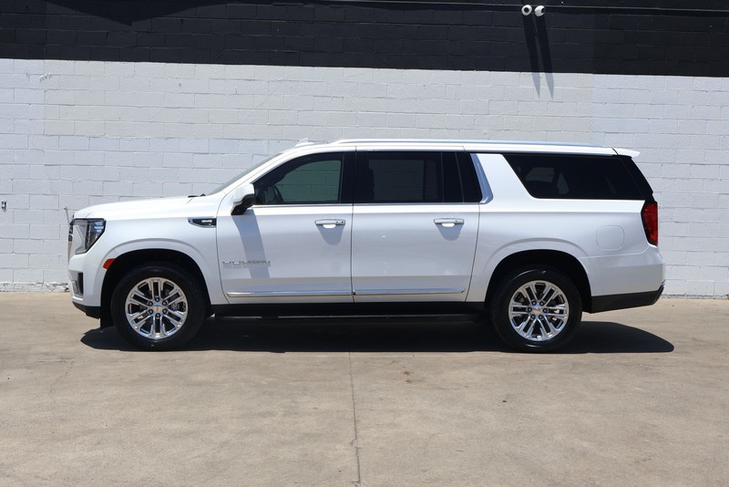 GMC Yukon XL Vehicle Full-screen Gallery Image 11