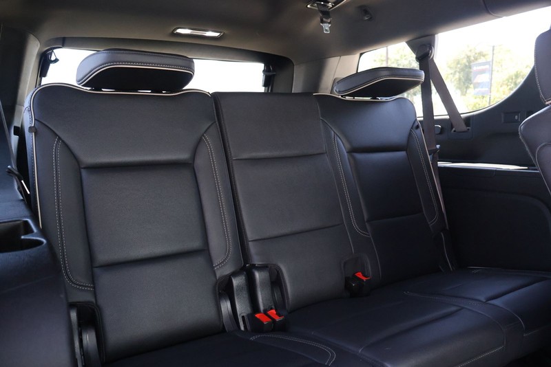 GMC Yukon XL Vehicle Full-screen Gallery Image 22