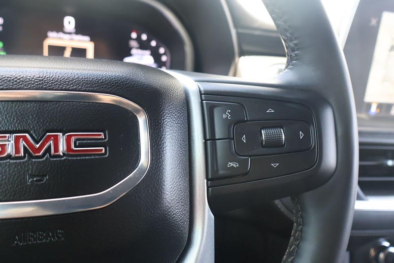GMC Yukon XL Vehicle Full-screen Gallery Image 28