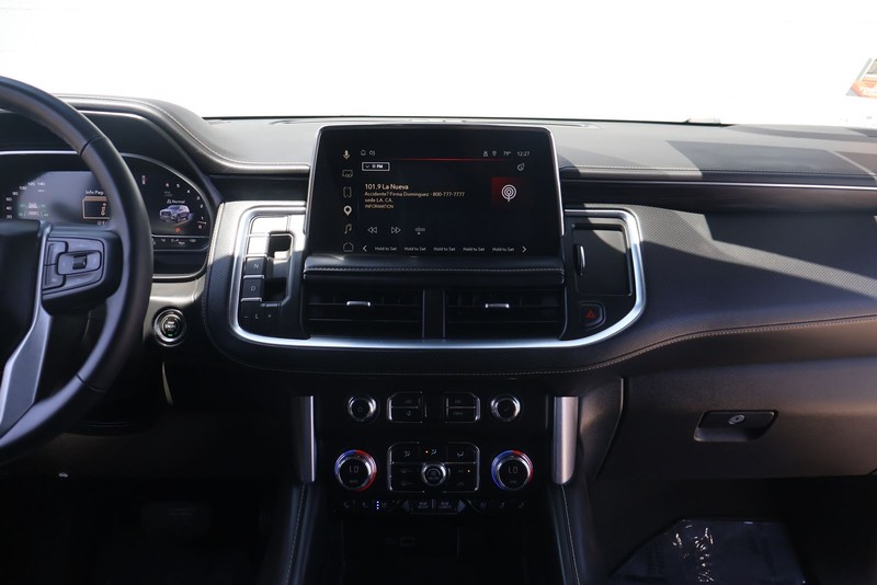 GMC Yukon XL Vehicle Full-screen Gallery Image 30