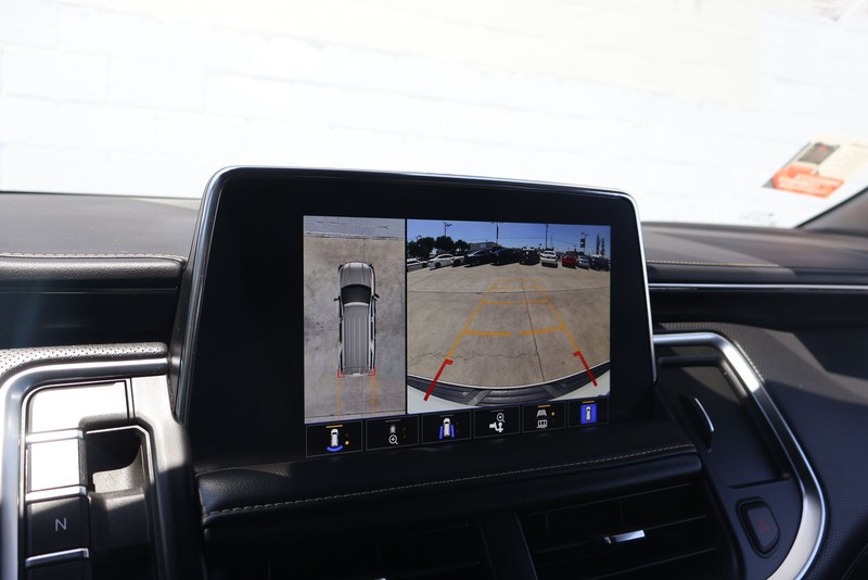 GMC Yukon XL Vehicle Full-screen Gallery Image 32
