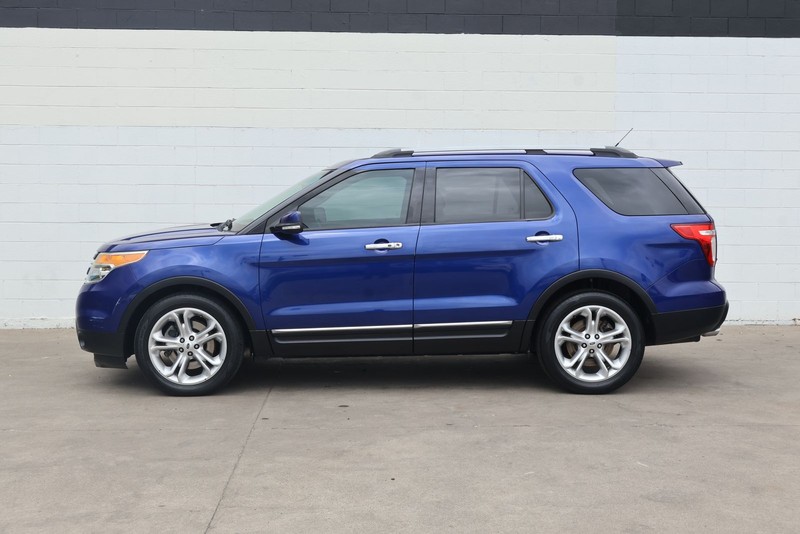 Ford Explorer Vehicle Full-screen Gallery Image 10