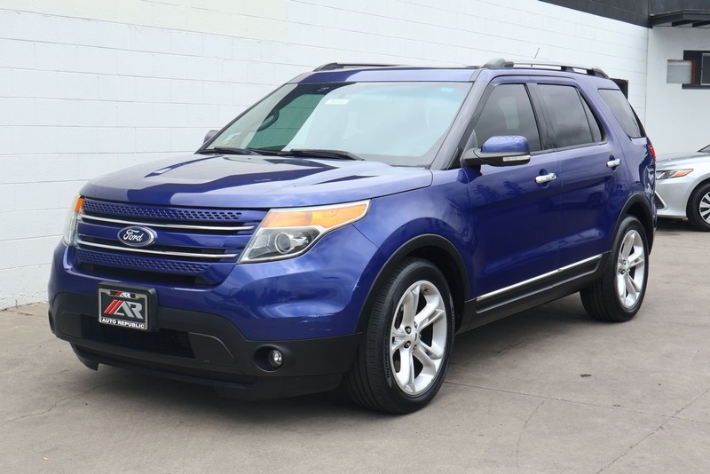 Ford Explorer Vehicle Full-screen Gallery Image 11