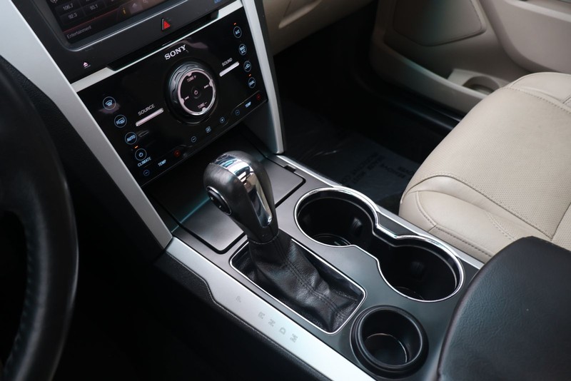 Ford Explorer Vehicle Full-screen Gallery Image 30