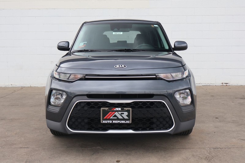 Kia Soul Vehicle Full-screen Gallery Image 02