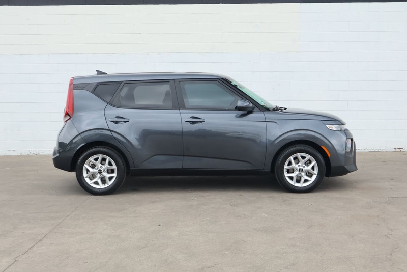 Kia Soul Vehicle Full-screen Gallery Image 04