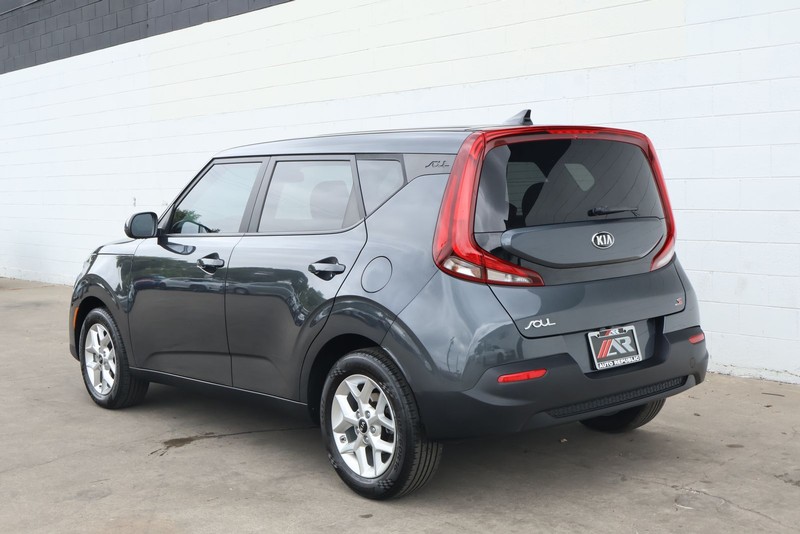 Kia Soul Vehicle Full-screen Gallery Image 09
